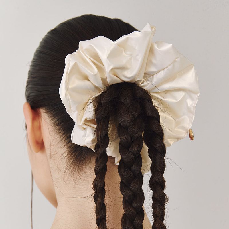 OVT-U（オーブイティーユー）の「Pearly Scrunchie (2colors)（Hair Accessories）」