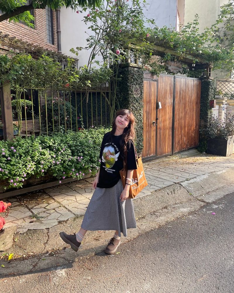 THELENDO（テヘレンド）の「Beyond The Window Oversized Tee（Tops）」