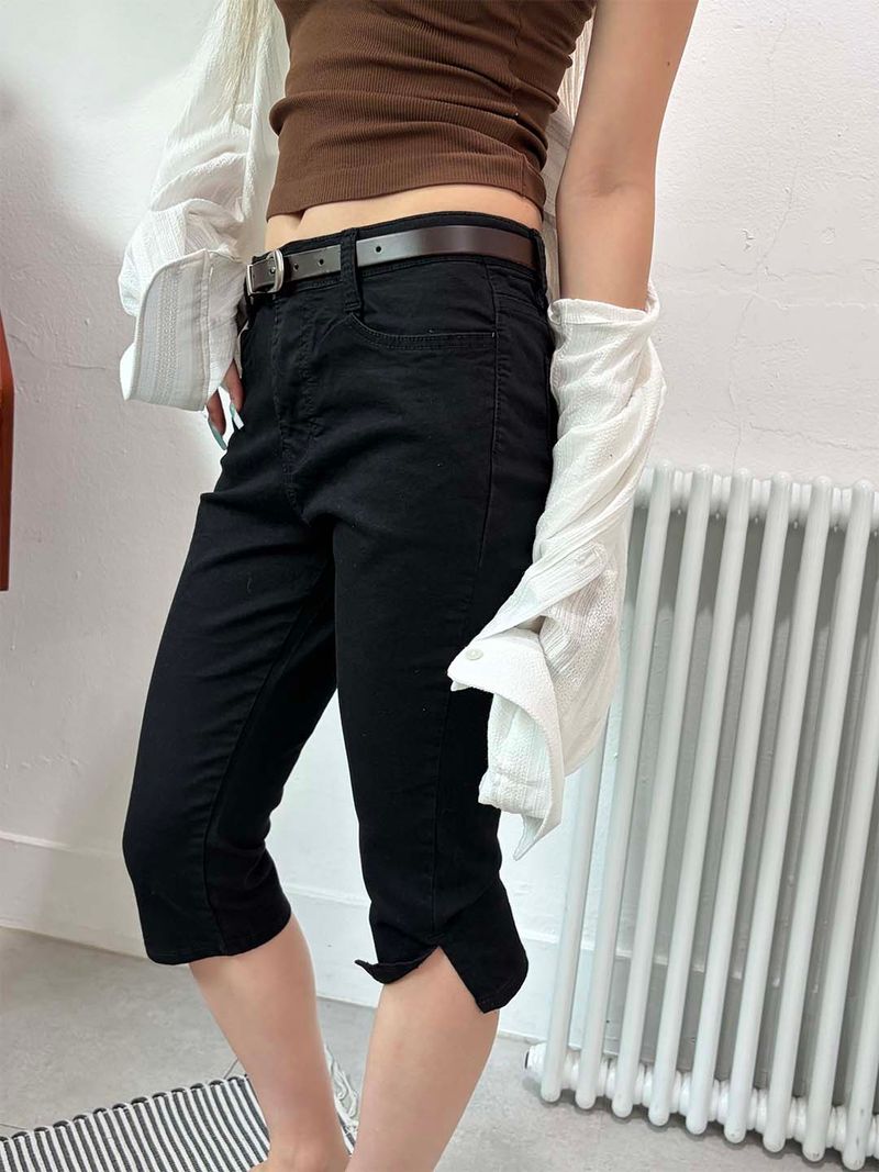 MUZESEOUL（ミューズソウル）の「Edge slit capri pants（Pants）」
