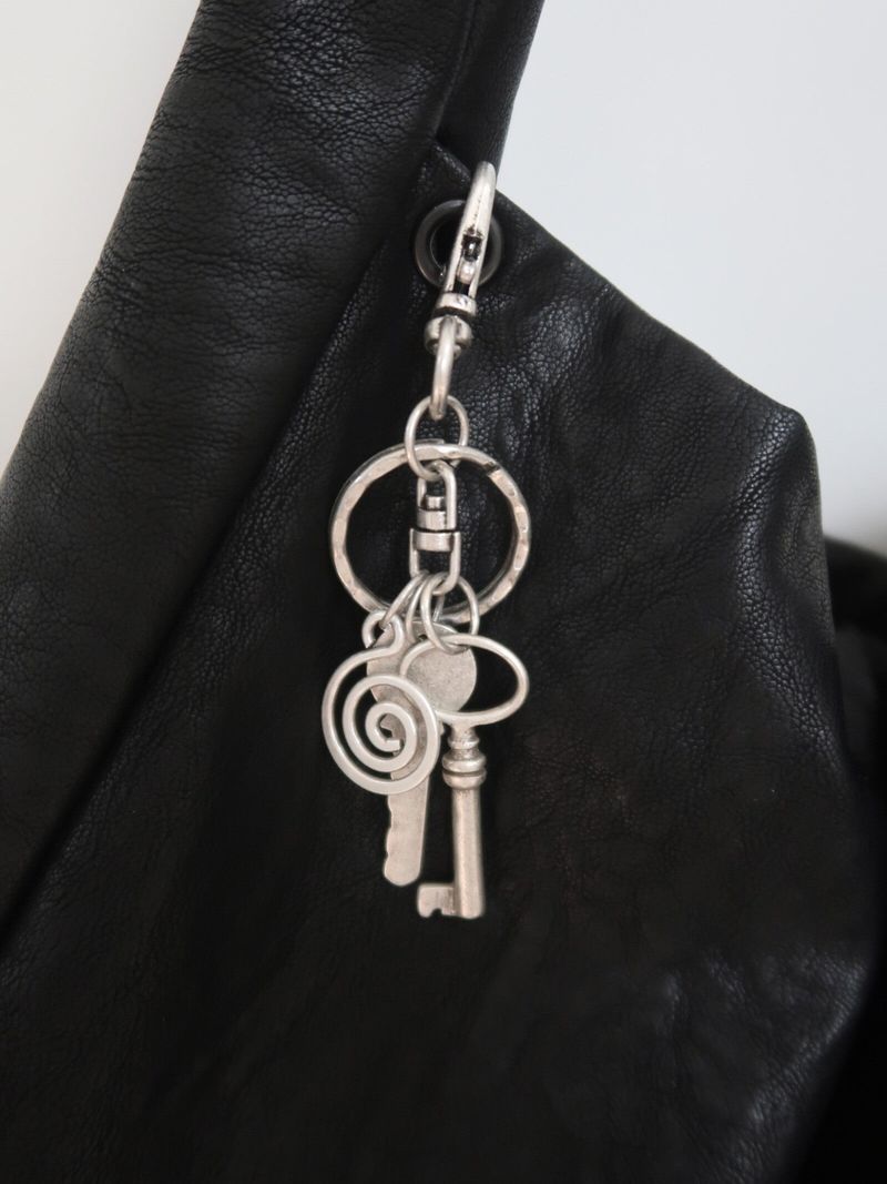 VINTAGE KEY KEYRING