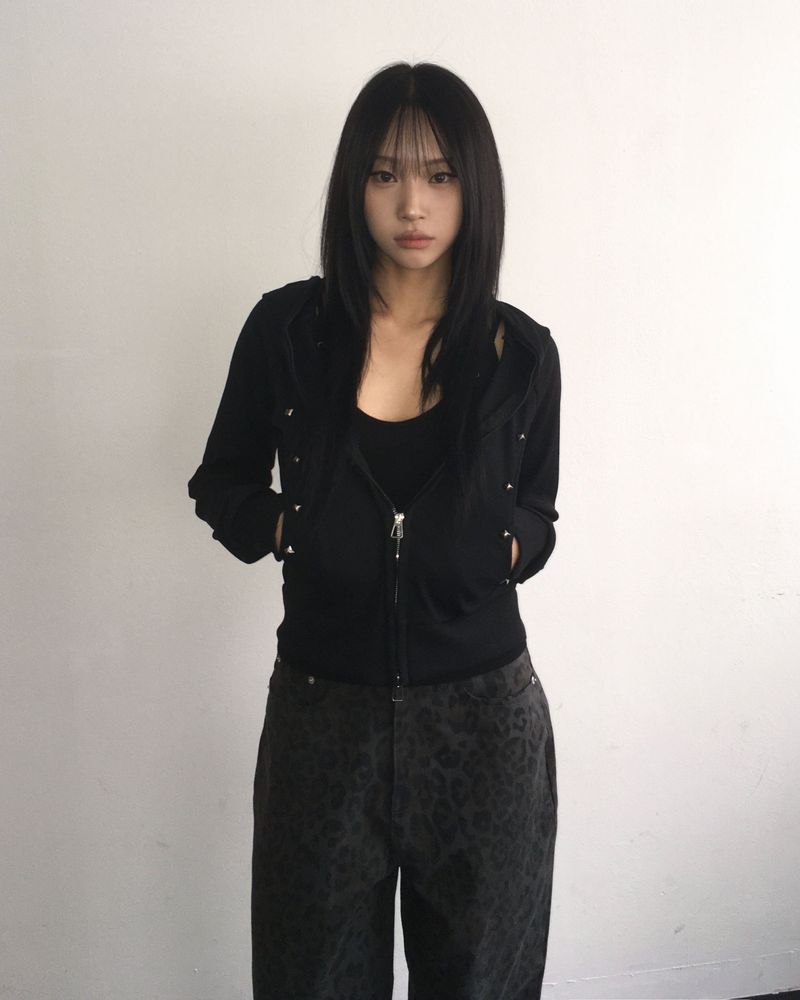 Stud slim hood jumper
