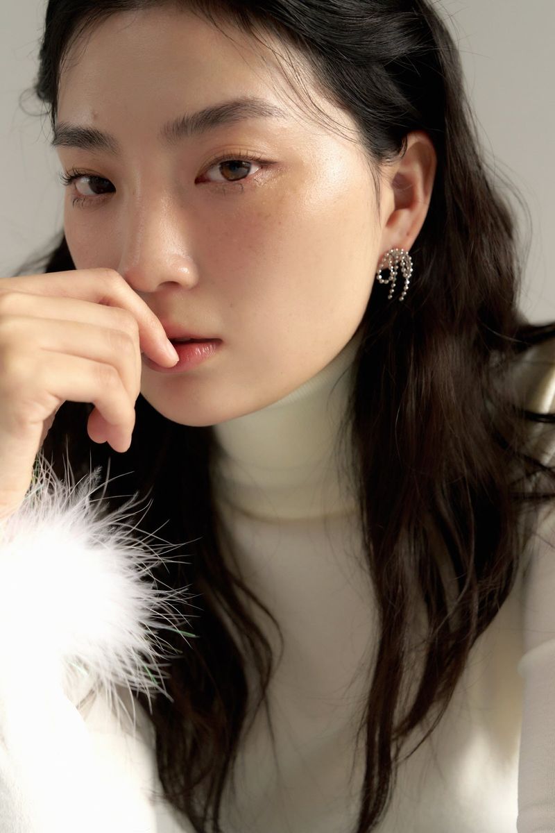 holi short ribbon earring - silver