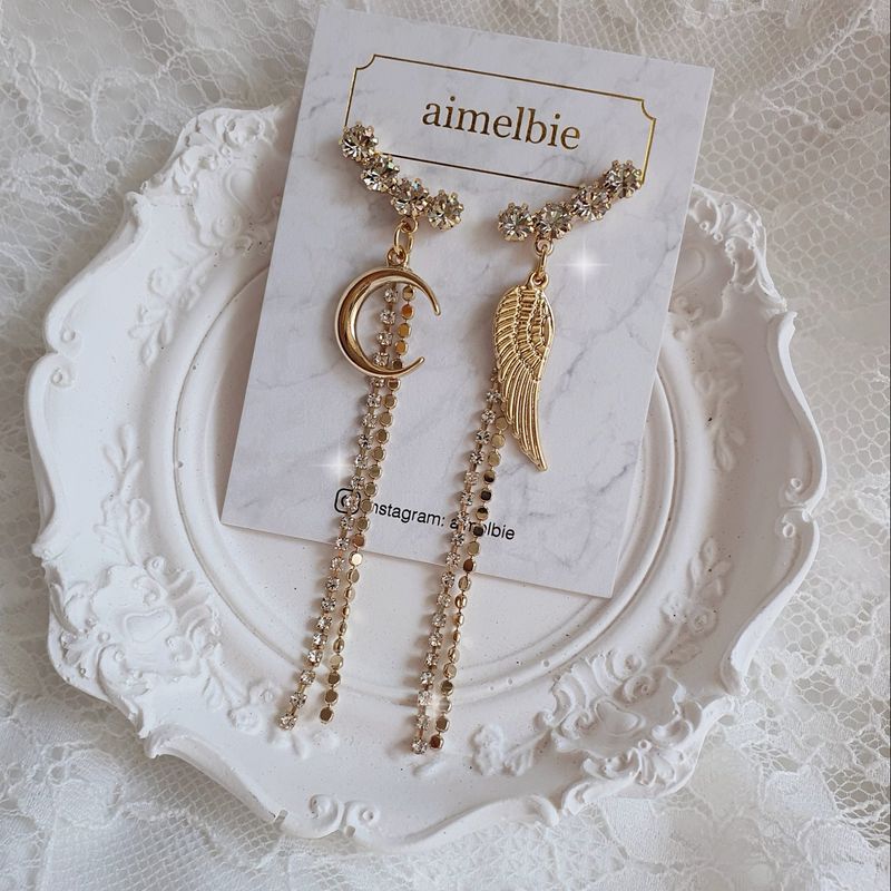 Moon Angel Earring - Gold