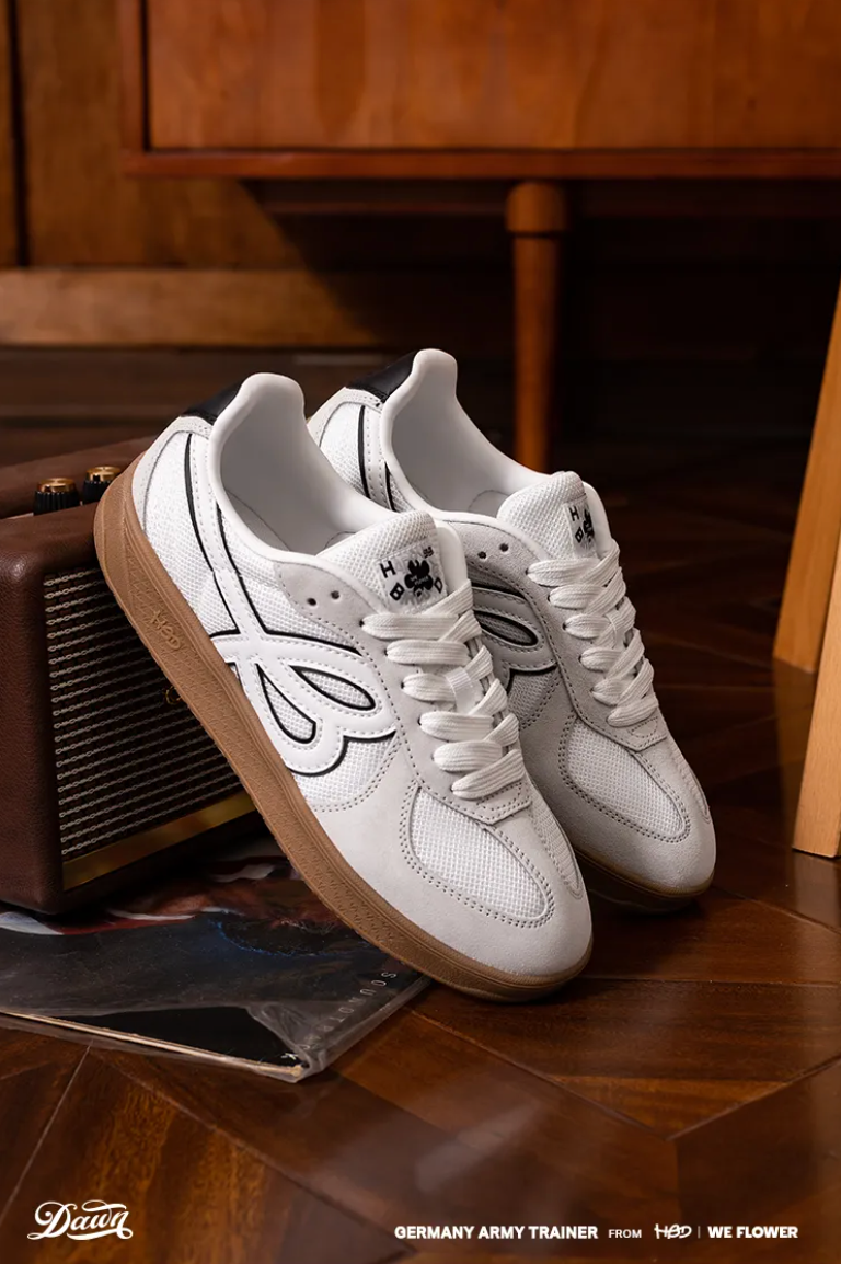 HBD/We Flower Joint Name Retro German Training Shoes - WHITE