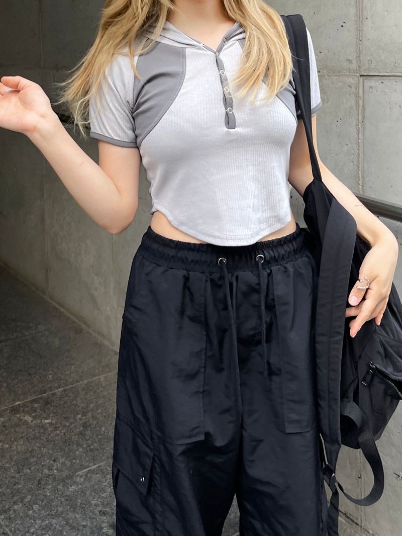 color matching button crop sleeve hoodie