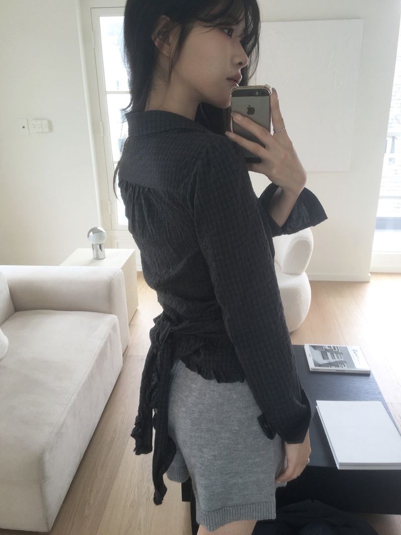 tail plaid ruffle shirt