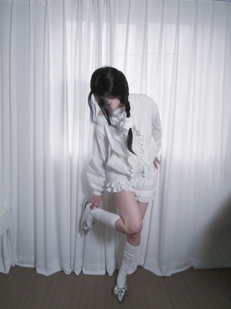 frill race windbreaker set