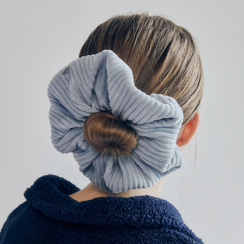 CORDUROY SCRUNCHIE (SKY BLUE)