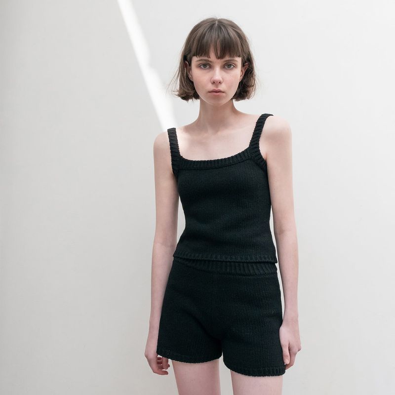 THEOHYOU（ザオユ）の「KNIT SLEEVELESS (BLACK)（Tops）」