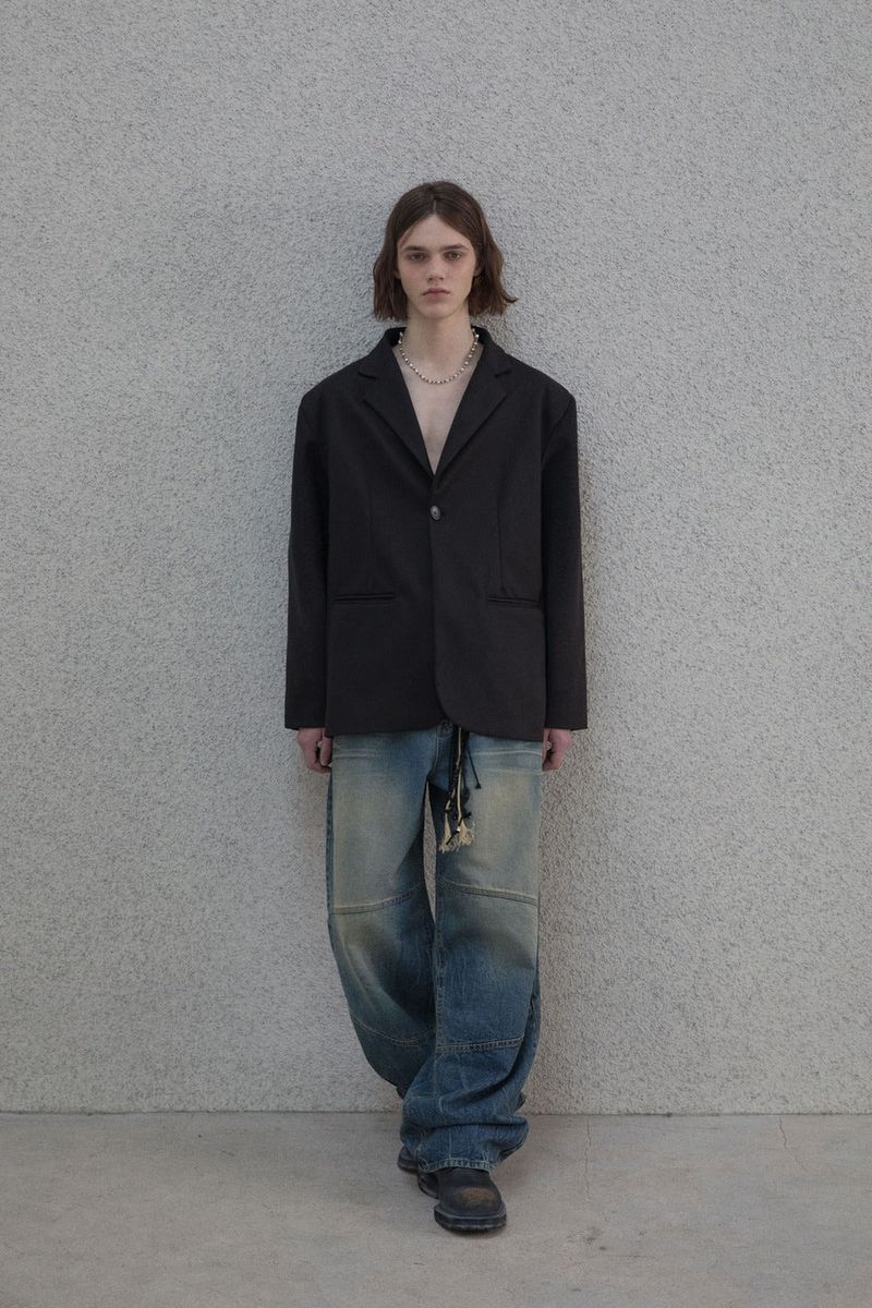 Curved double knee denim pants