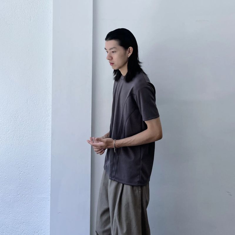 Articulated Seam Fitted Tee