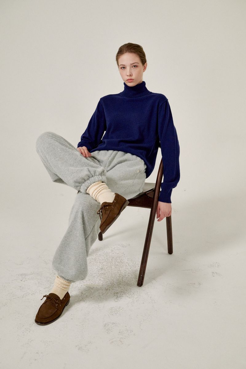 Cashmere turtle neck knit (Navy)