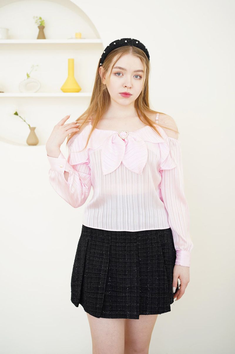 heart ring satin blouse