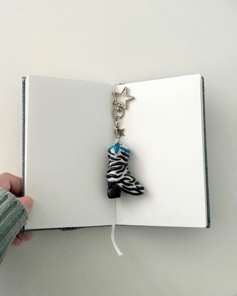 【MADE】 Zebra Boots (keyring)