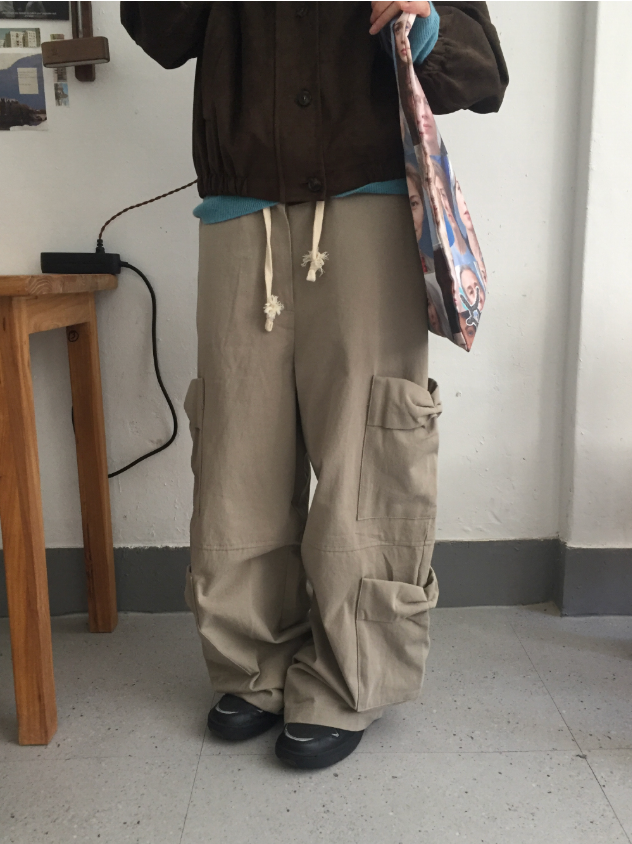 howu（ハウユ）の「ラロアコットンカーゴワイドパンツ（3c）（パンツ）」