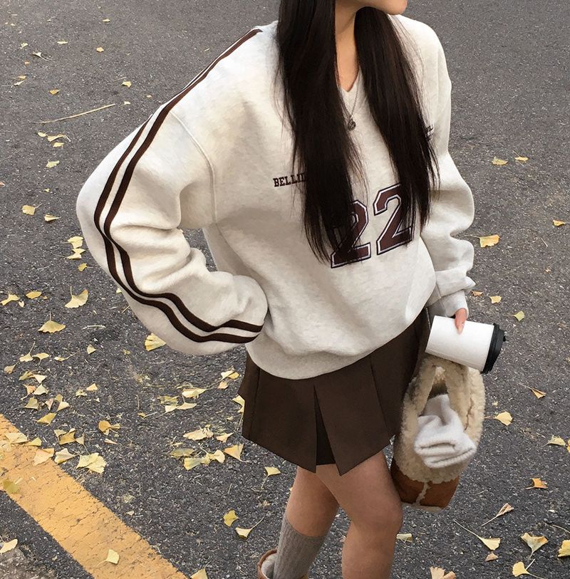 [BELLIDE MADE] Second track V-neck Oversized fit sweatshirt