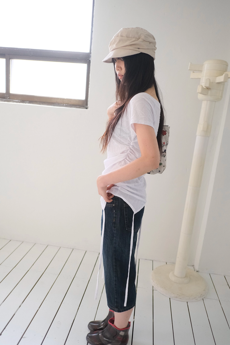 flap pocket capri denim