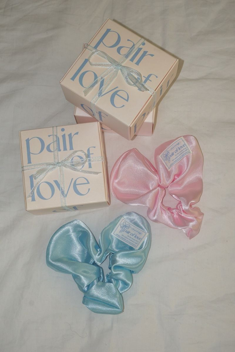 SATIN HEART SCRUNCHIE (ICE BLUE)