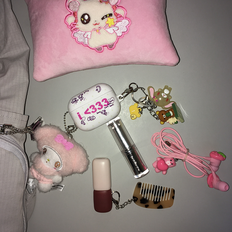 i <333 love (white) airpod case