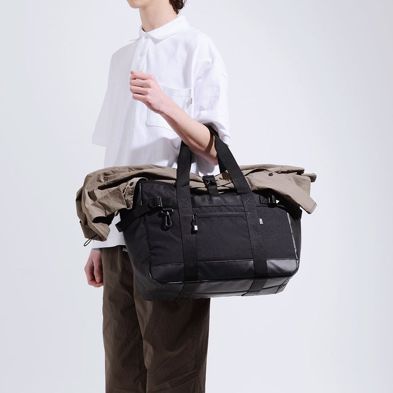 THE SHADOW TECH TOTE BAG (BLACK)