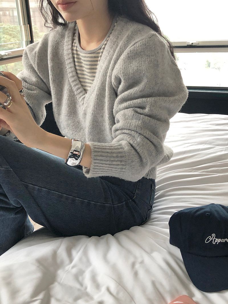 [MADE] FIFTY WOOL V-NECK KNIT
