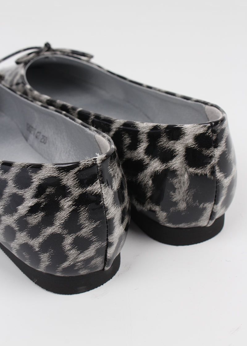 LEOPARD FLAT SHOES