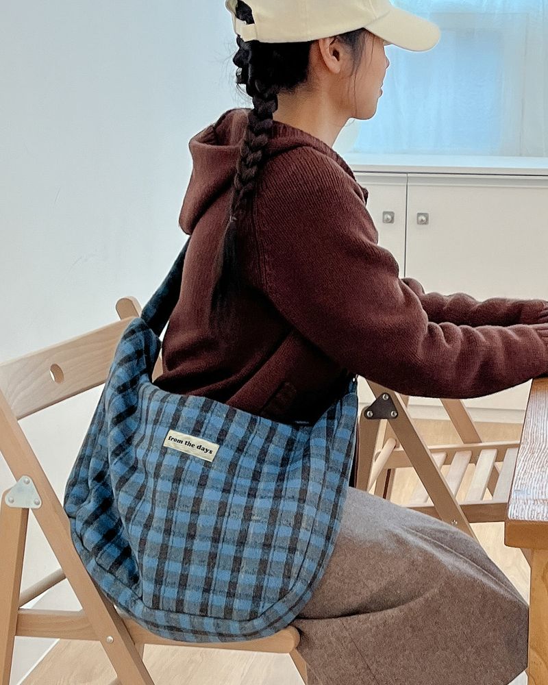【MADE】Checkered wool big cross bag