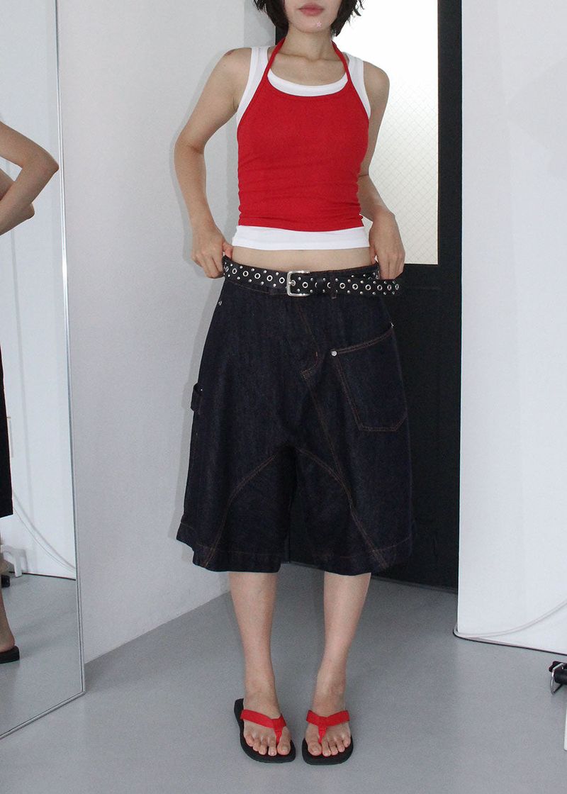 CROPPED HALTER SLEEVELESS