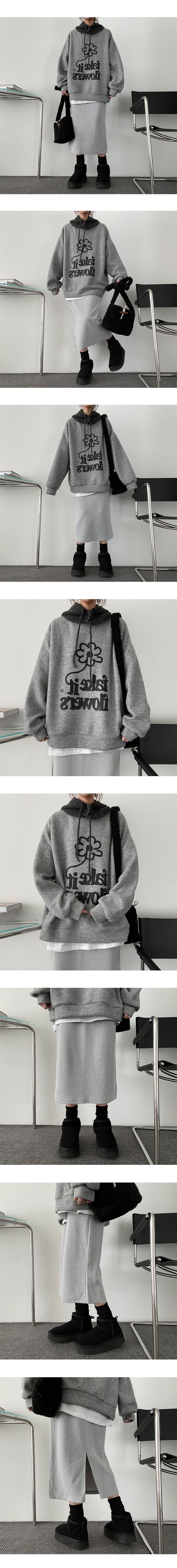 Canine Back Open V-neck Knit Skirt