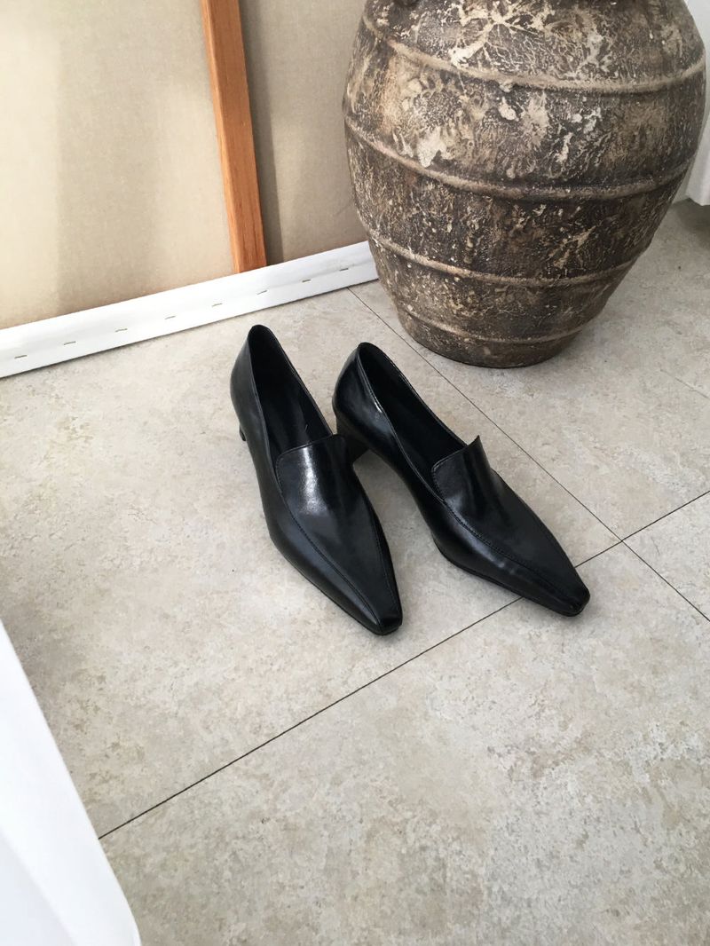 Stiletto middle pumps