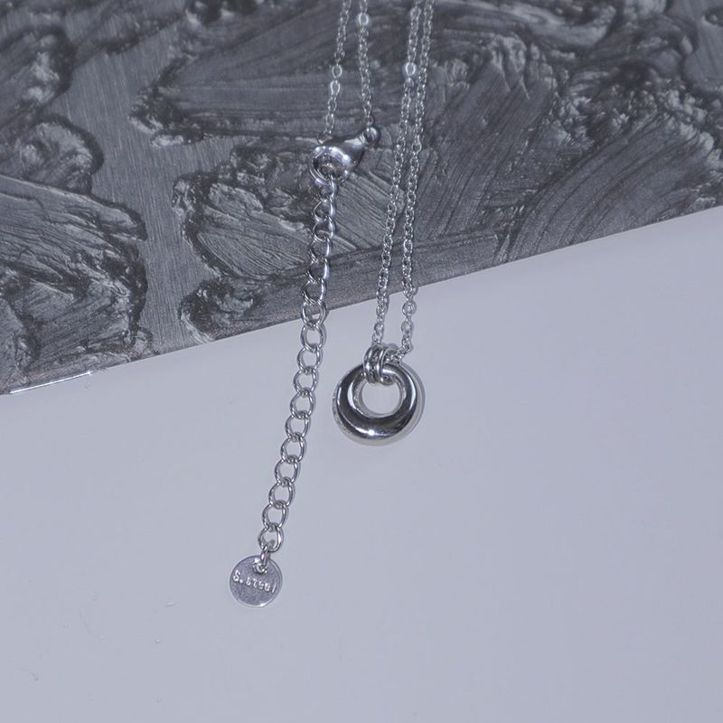 Donut pendant necklace