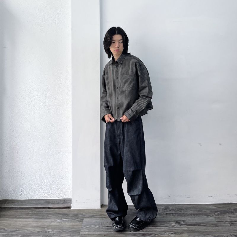 Minimalist Micro-Pleated Cropped Shirt