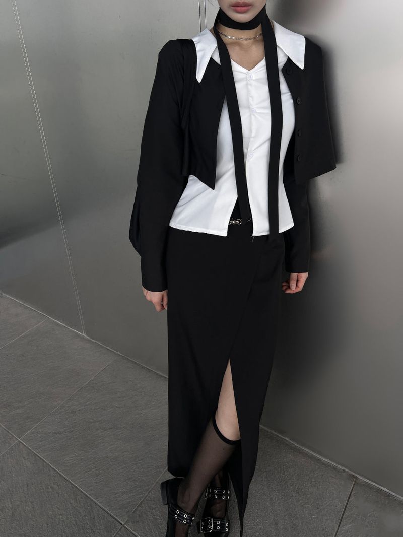 Opening V-neck basic silhouette long sleeve shirt (2 colors)