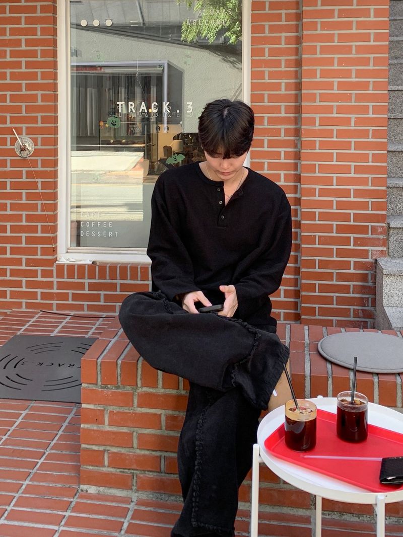 Bean over henley neck knit tee