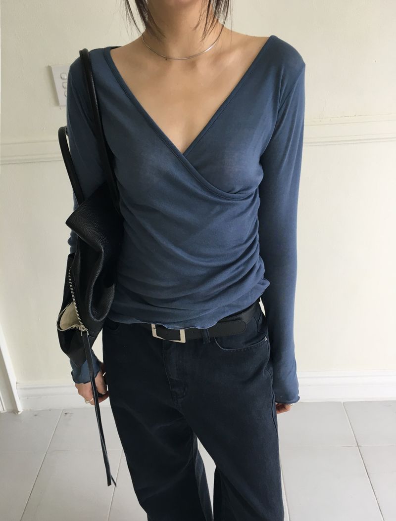 Helen Deep V-neck Shirring Top