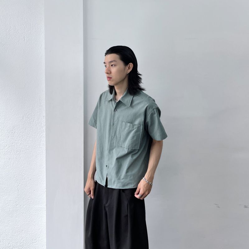 Vertical Textured Short Shirt