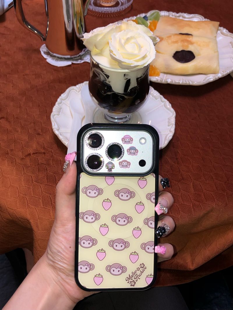 MAFAVARCHIVE（マイフェイブアーカイブ）の「[orangcrew] ドットソンマグセーフグラスケース（スマホグッズ/小物）」