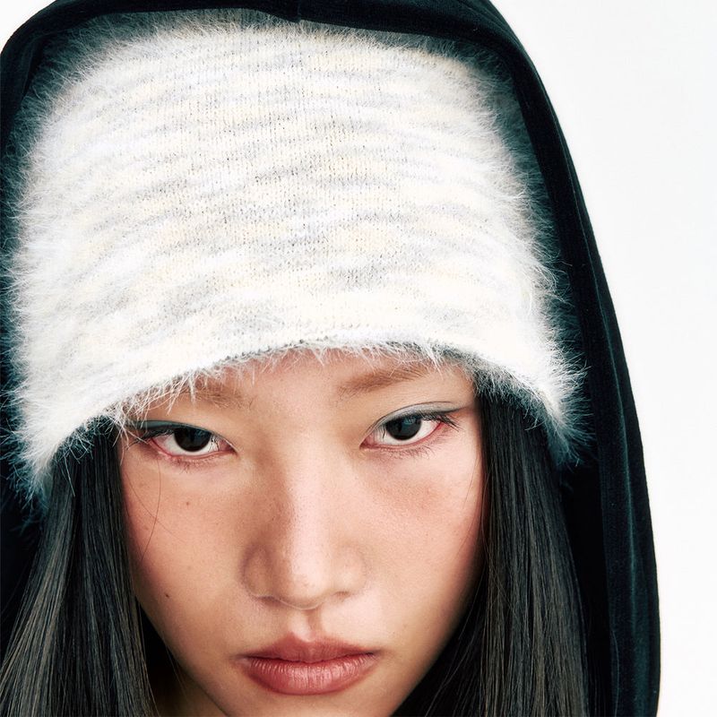 Sserpe(セルぺ)の「Soft Hairy Gradation Beanie Ivory & Grey(Hats)」