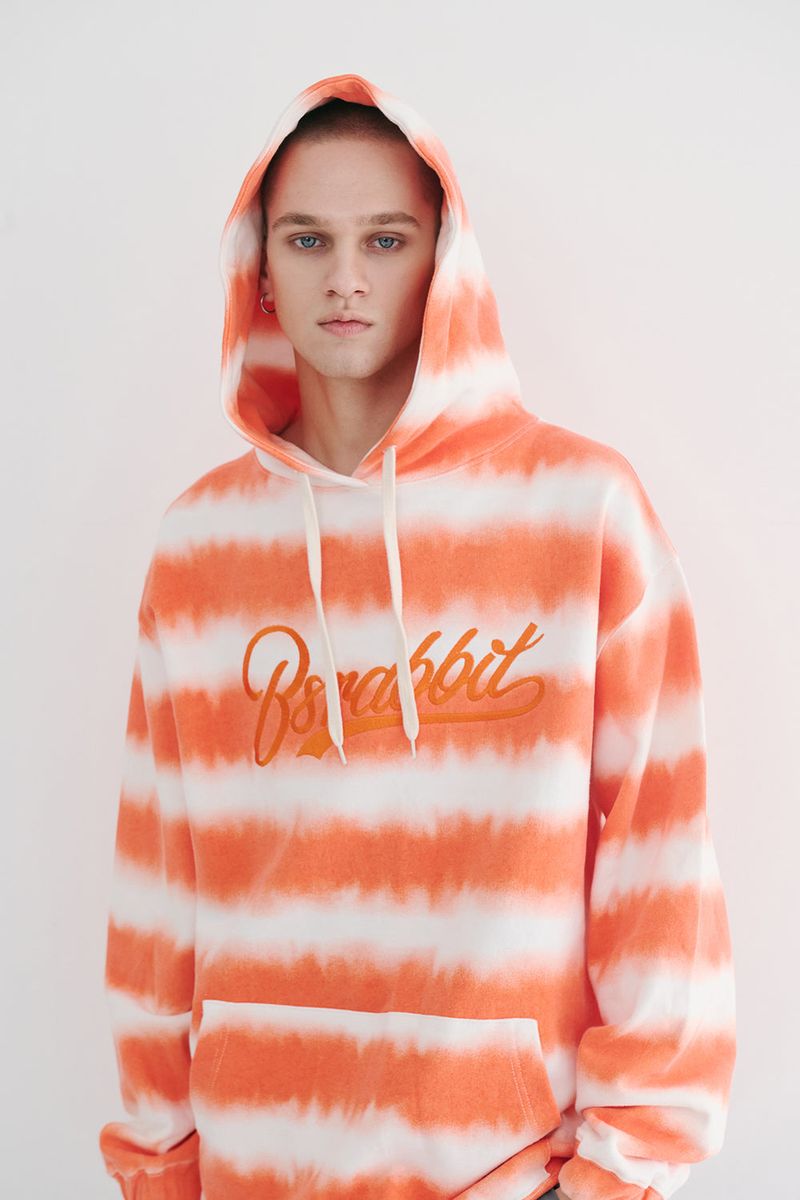 BSRABBIT(ビエスラビット)の「BSR2223FWPO008 BS TIE-DYE HOODIE ORANGE(Tops)」