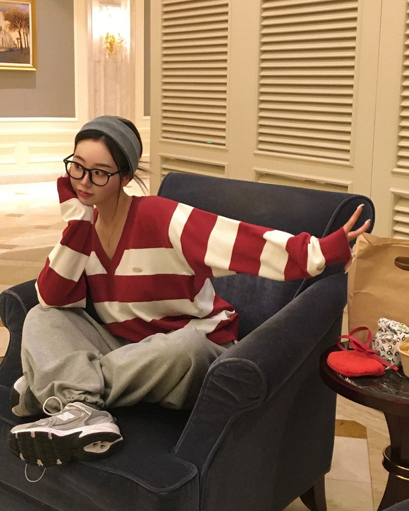 [MADE] striped deep V-neck knit