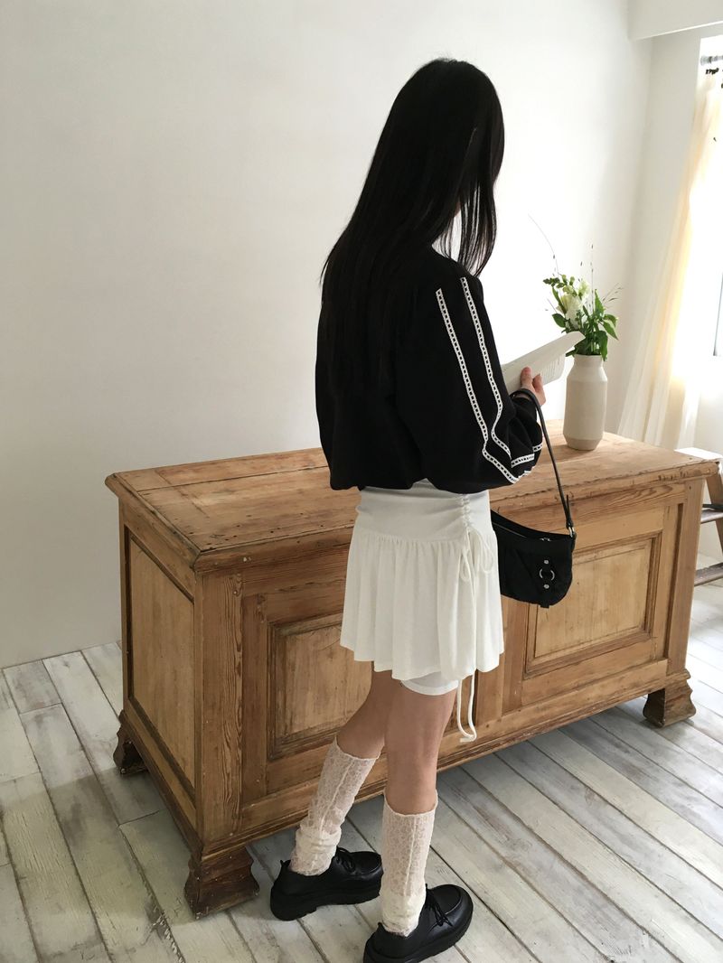Romer lace point off-shoulder sweatshirt