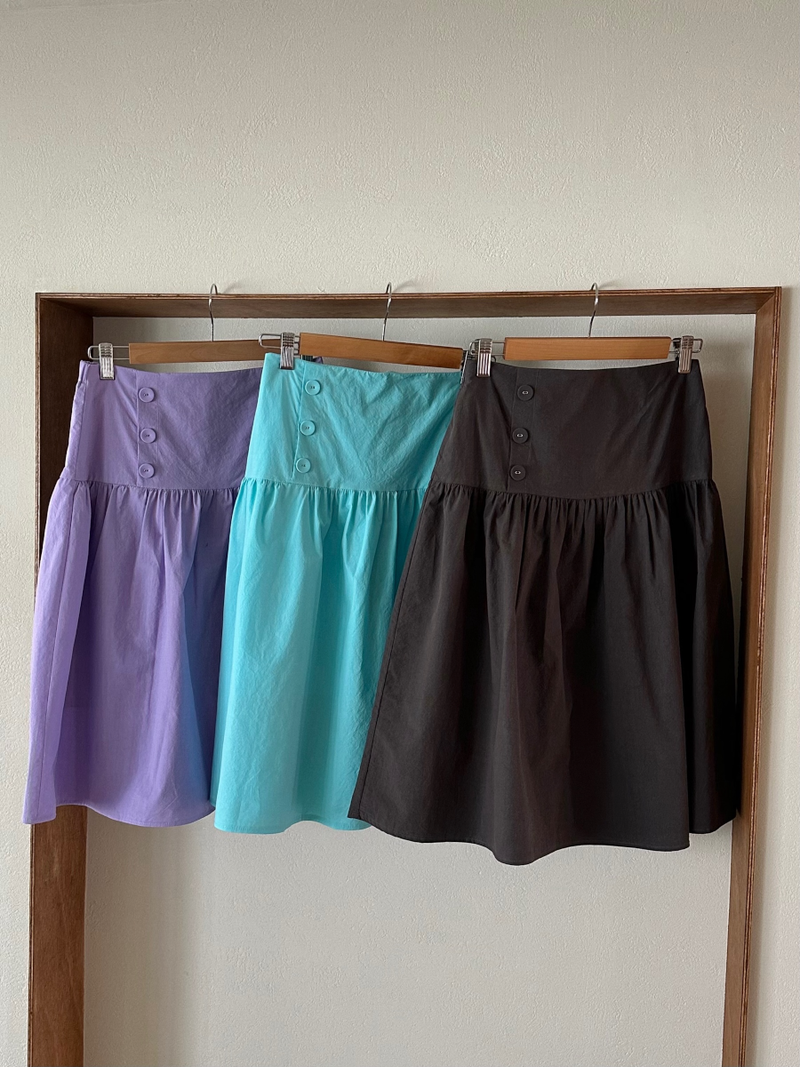 side button midi skirt