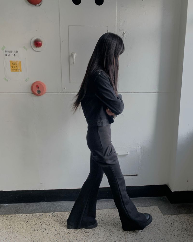 Pocket boots cut pants