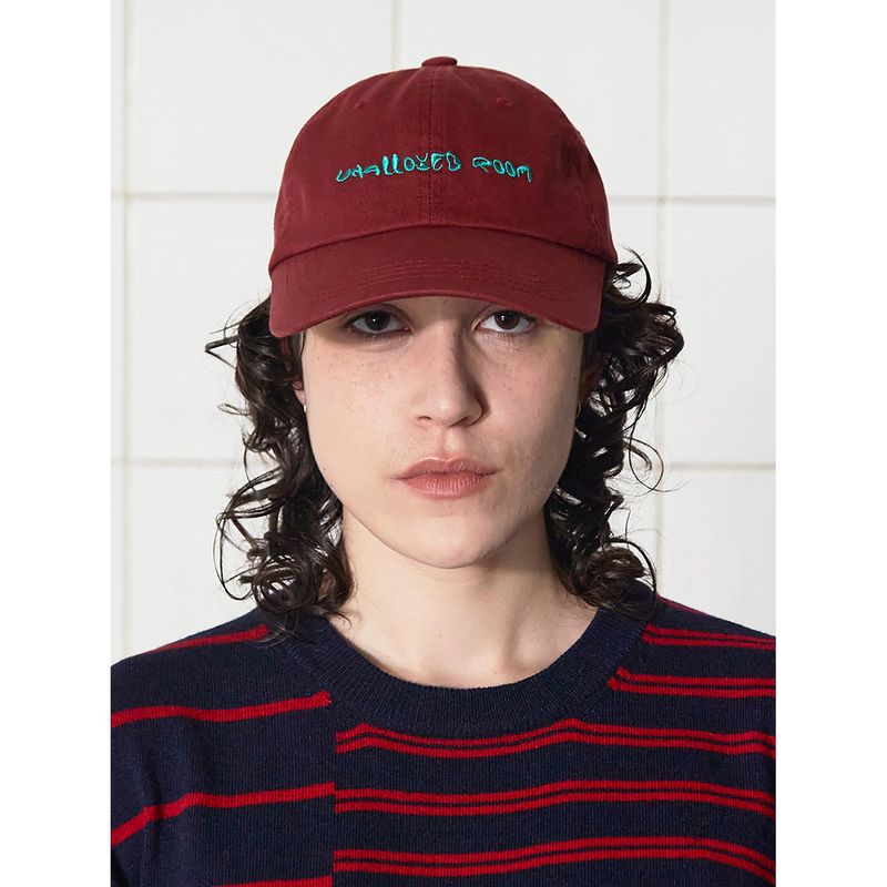UNALLOYED ROOM CAP / BURGUNDY