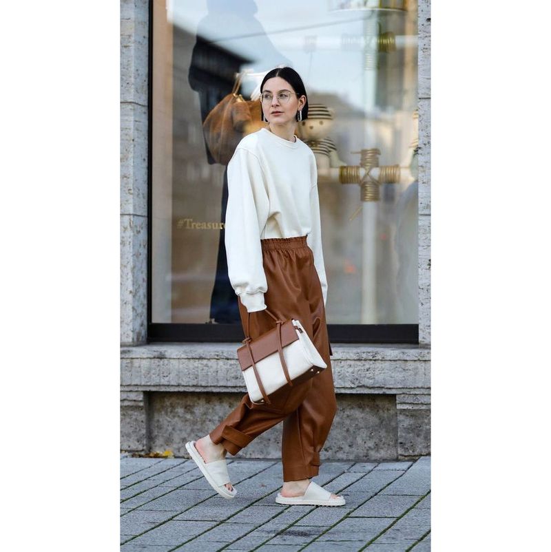 Minimal wide banding slacks