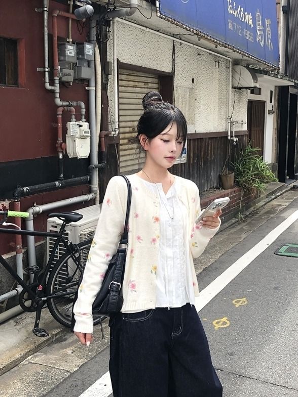 Nyoa Flower Button Knit Cardigan
