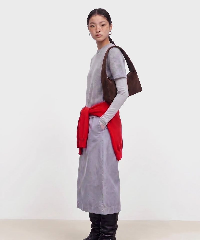taeri tote_suede brown_lettering