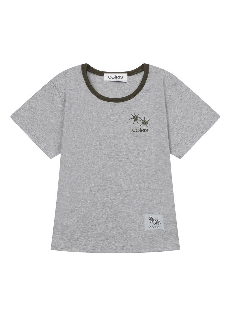 COIRIS（コイリス）の「RORA SMALL LOGO U-NECK HALF T (10COLOR)（Tops）」
