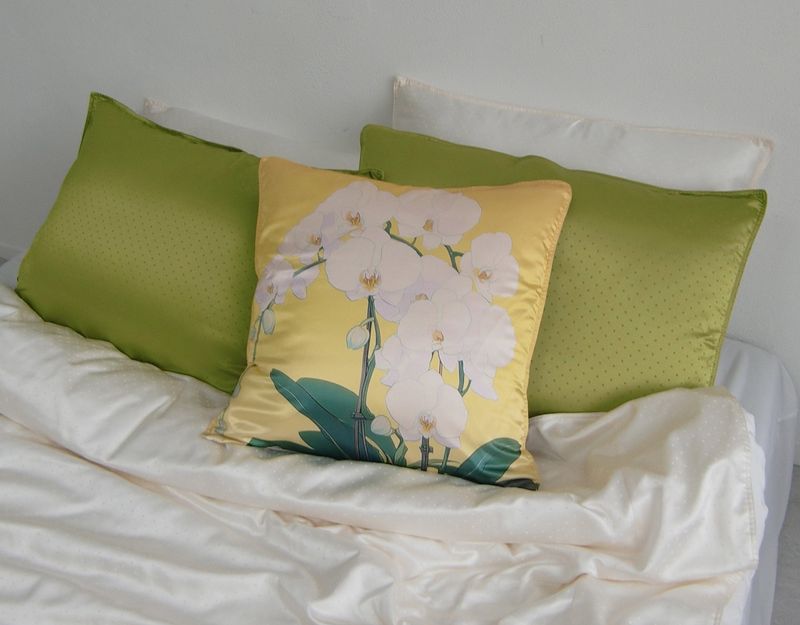 Orchid cushion cover
