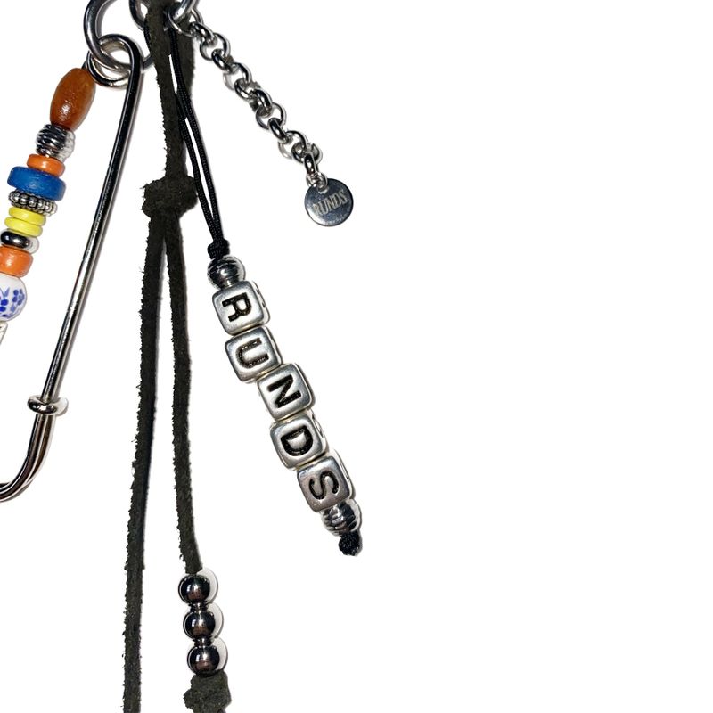 ethnic pin keyring (black)